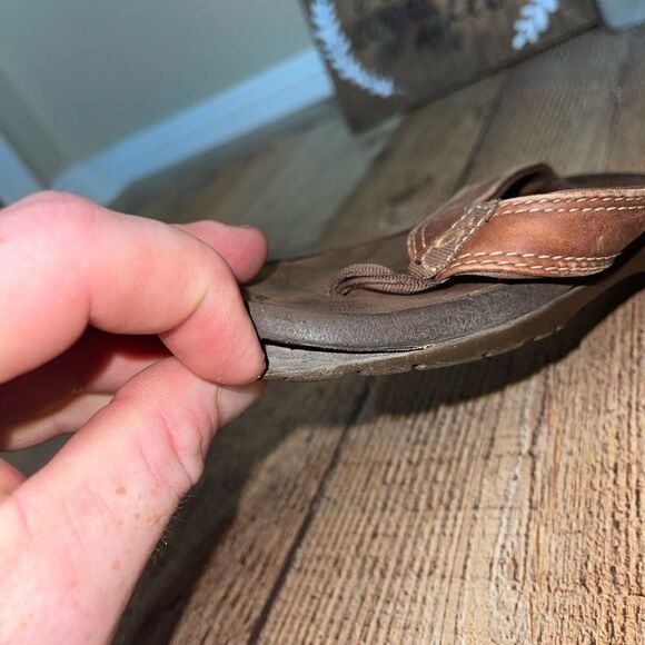Olukai Ohana flip flops read description - Picture 3 of 10